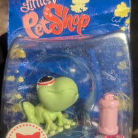 Littlest Pet Shop #898 Messiest Frog in Original Packaging