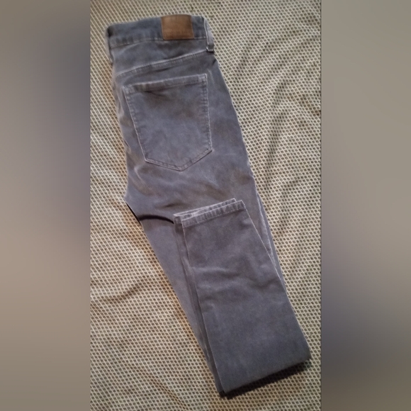 American Eagle Skinny HR Corduroy Pants
