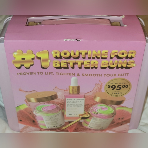 TRULY Beauty Buns of Glowry 4-Piece Set