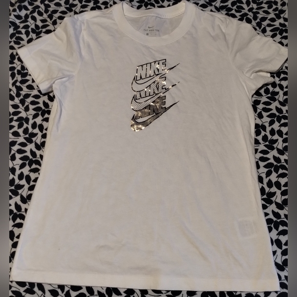 Nike Shine Futura T-Shirt, Women's Small