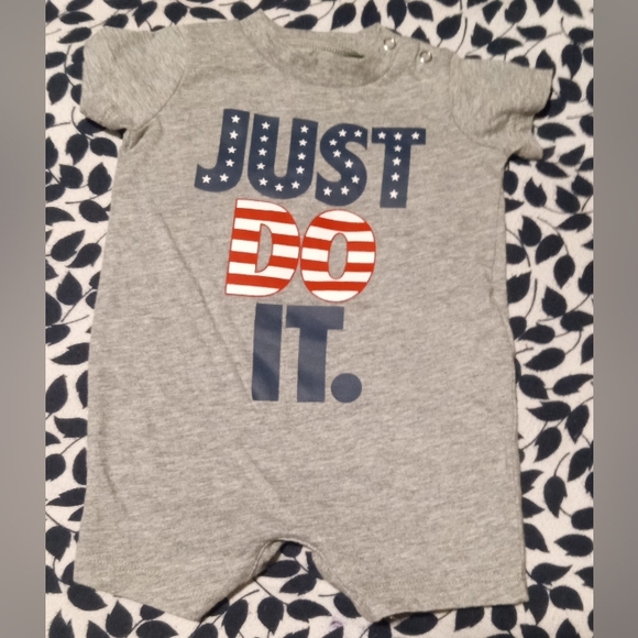 Nike Dri Fit Raglan Romper, Size 3 Months