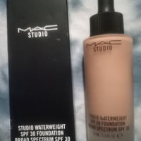 Gallery image 1 for MAC Studio Waterweight SPF 30 Foundation, NW30