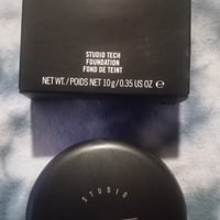 Gallery image 1 for MAC Cosmetics Studio Tech Nw33