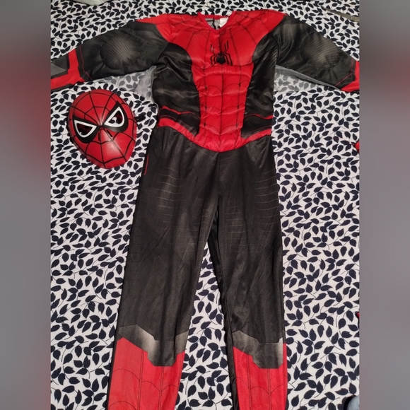 Spiderman Far From Home Costume/Mask, Medium