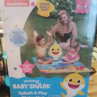 Nickelodeon Pinkfong Baby Shark Splash & Play Water Mat AND Ornament