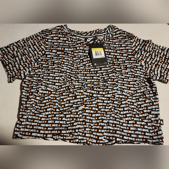 Nike Just Do It Graphic T-Shirt, Small